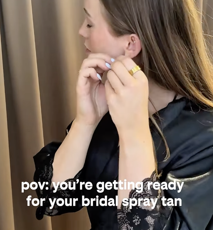 bridal spray tans in toronto. Bride spray tan studio in downtown toronto. Flawless and glowy skin for brides and grooms.